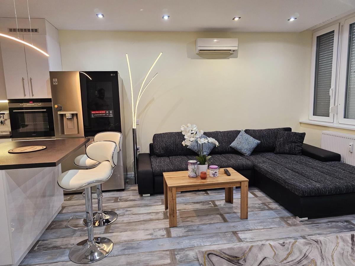 شقة Urban Loft Salgótarján المظهر الخارجي الصورة