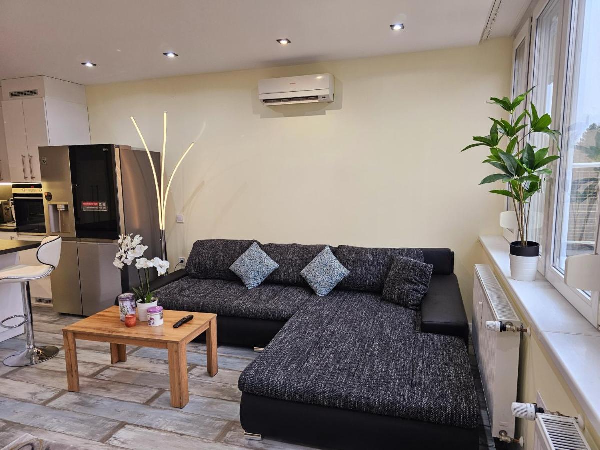 شقة Urban Loft Salgótarján المظهر الخارجي الصورة